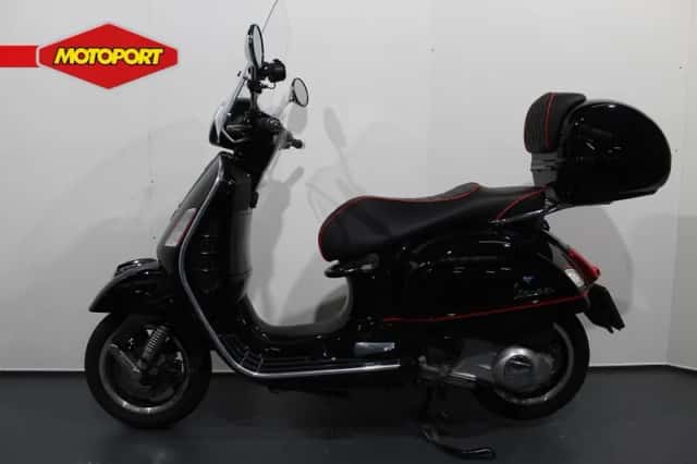 Vespa GTS 250 (2016) thumbnail 3