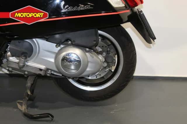 Vespa GTS 250 (2016) thumbnail 6