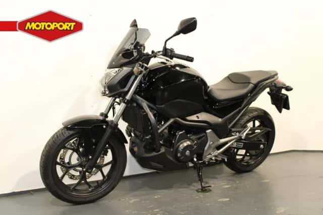 Honda NC750SA (2016) thumbnail 2