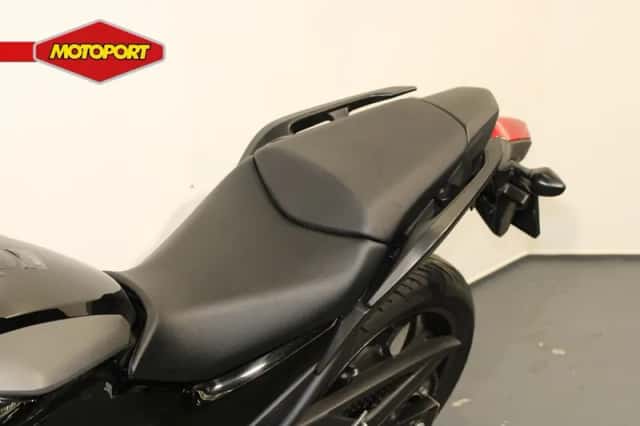Honda NC750SA (2016) thumbnail 6