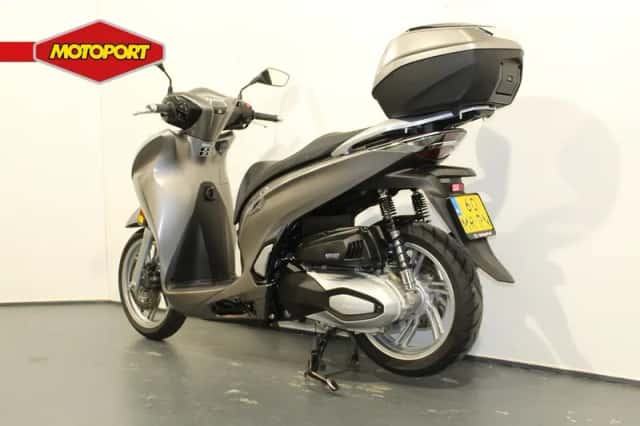 Honda SH 350I (2022) thumbnail 4