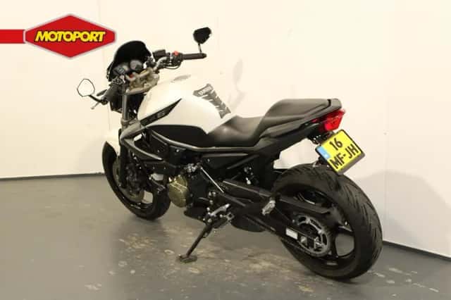 Yamaha XJ6 (2009) thumbnail 4
