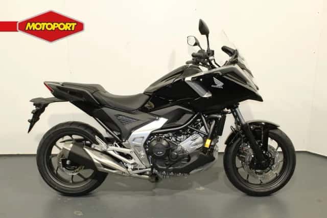 Honda NC750X (2026) thumbnail 1