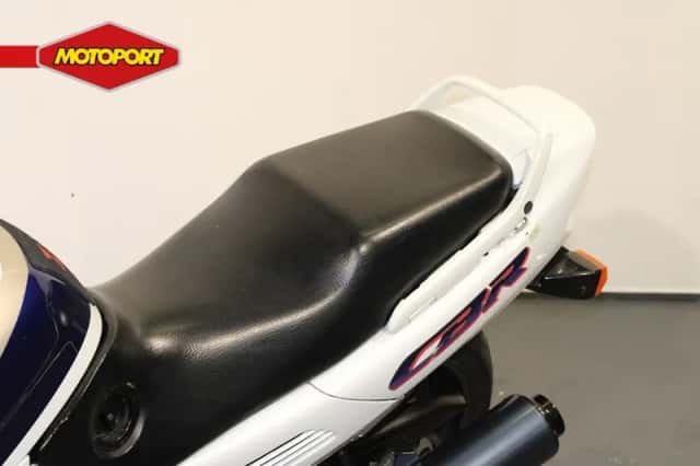 Honda CBR 1000 F (1993) thumbnail 6