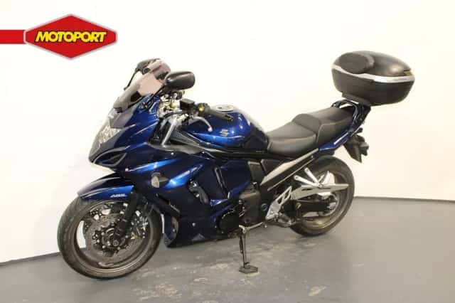 Suzuki GSX 1250 FA (2011) thumbnail 2