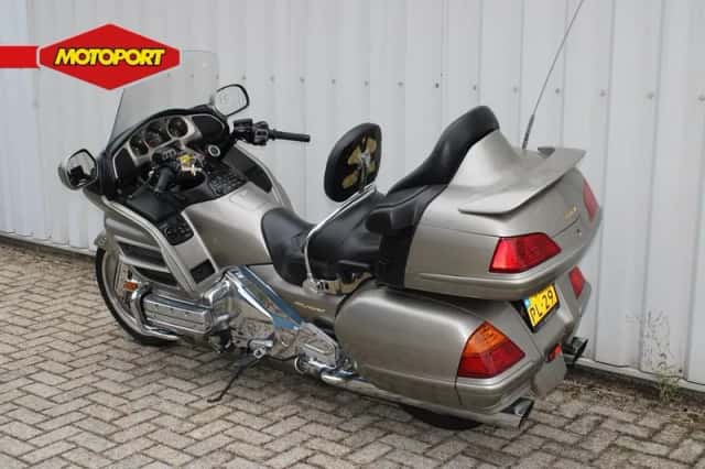 Honda GL 1800 Goldwing (2002) thumbnail 4