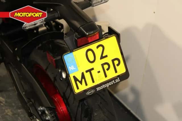 Kawasaki Z900 (2024) thumbnail 5