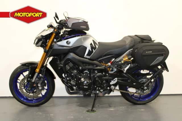Yamaha MT-09 (2020) thumbnail 3