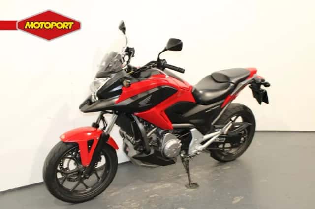 Honda NC700XA (2012) thumbnail 2