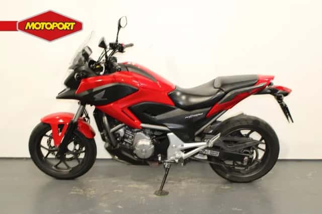 Honda NC700XA (2012) thumbnail 3