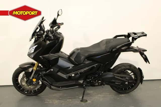 Honda X-ADV 750 (2018) thumbnail 3