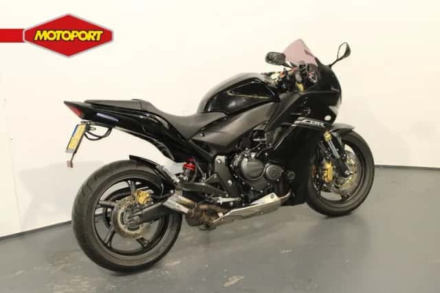 Honda CBR600F (2012) thumbnail 2