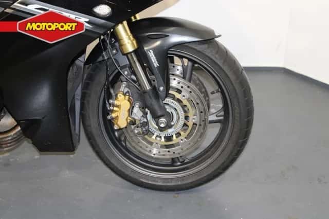 Honda CBR600F (2012) thumbnail 4