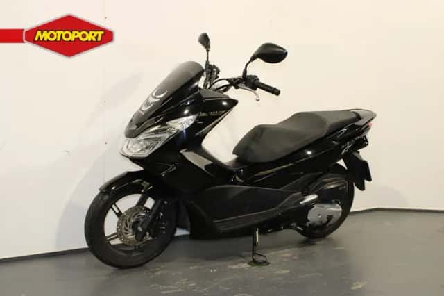 Honda PCX 150 (2016) thumbnail 2