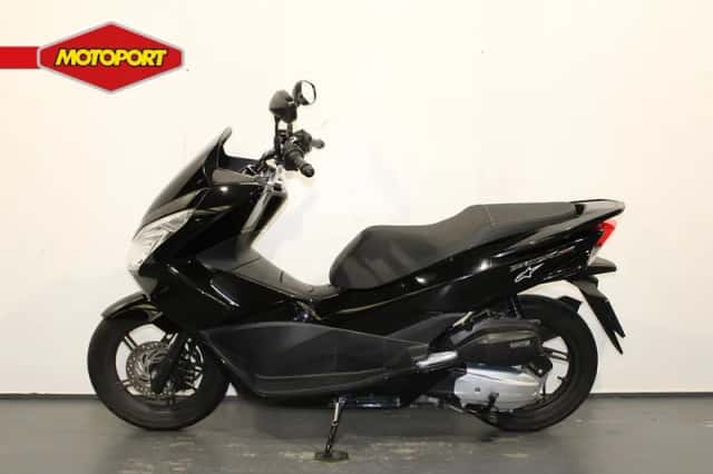 Honda PCX 150 (2016) thumbnail 3