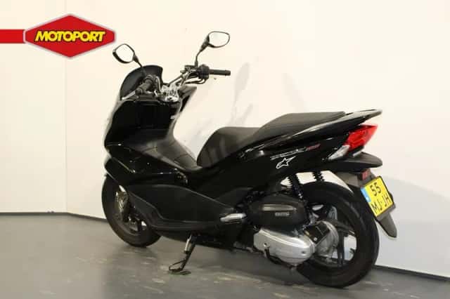 Honda PCX 150 (2016) thumbnail 4