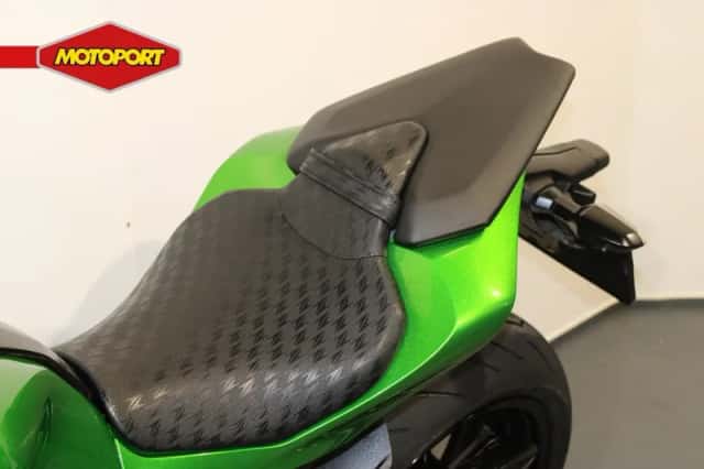 Kawasaki Z1000 (2015) thumbnail 6
