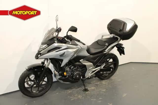Honda NC750X (2024) thumbnail 2