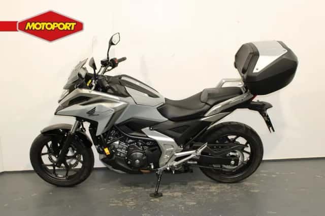 Honda NC750X (2024) thumbnail 3