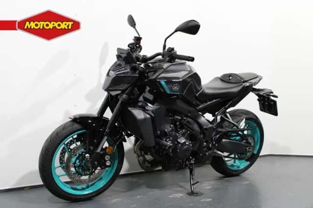 Yamaha MT-09 Y-AMT (2024) thumbnail 2