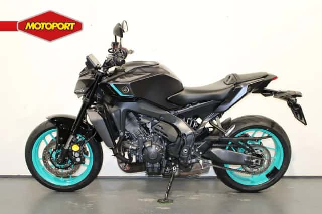Yamaha MT-09 Y-AMT (2024) thumbnail 3