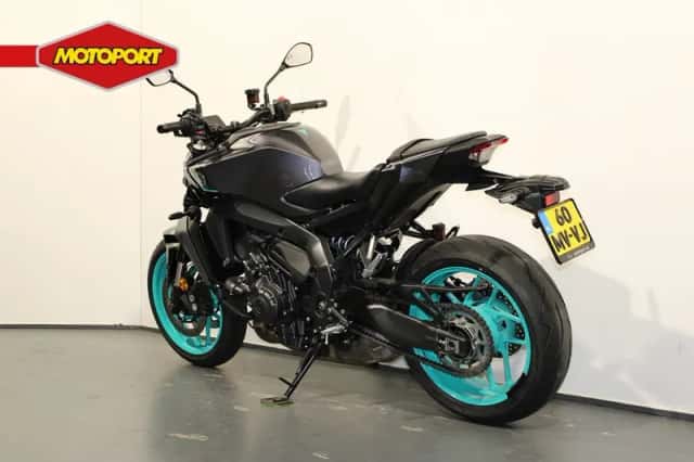 Yamaha MT-09 Y-AMT (2024) thumbnail 4