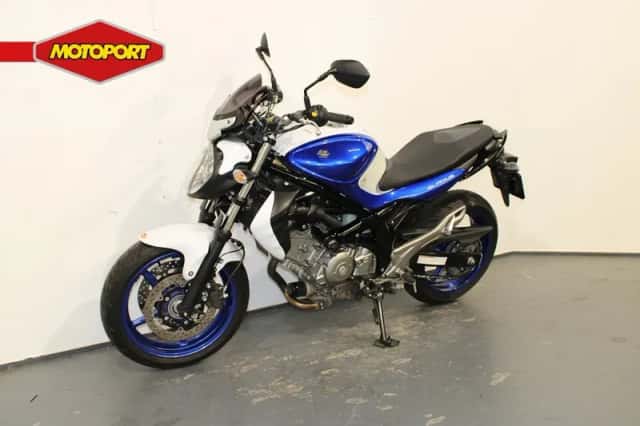 Suzuki SFV 650 Gladius (2014) thumbnail 2
