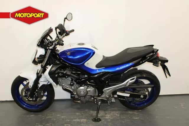 Suzuki SFV 650 Gladius (2014) thumbnail 3