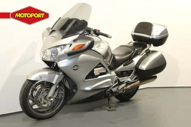 Honda ST 1300 PAN European (2011) thumbnail 2