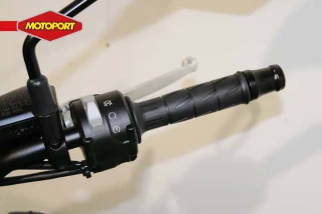 Kawasaki Z900 (2026) thumbnail 6