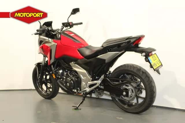 Honda NC750X (2021) thumbnail 4