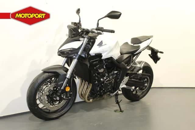 Honda CB 1000 Hornet (2026) thumbnail 2