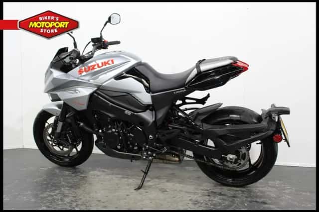 Suzuki GSX-S1000 (2019) thumbnail 3