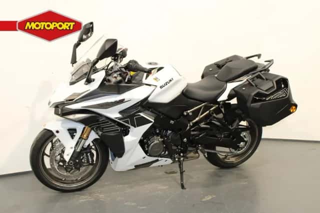Suzuki GSX-S1000GT (2026) thumbnail 2