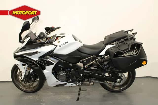 Suzuki GSX-S1000GT (2026) thumbnail 3