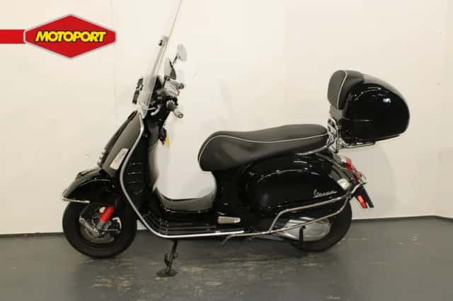 Vespa GTS 300 (2021) thumbnail 3