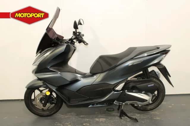 Honda PCX 125 (2022) thumbnail 3
