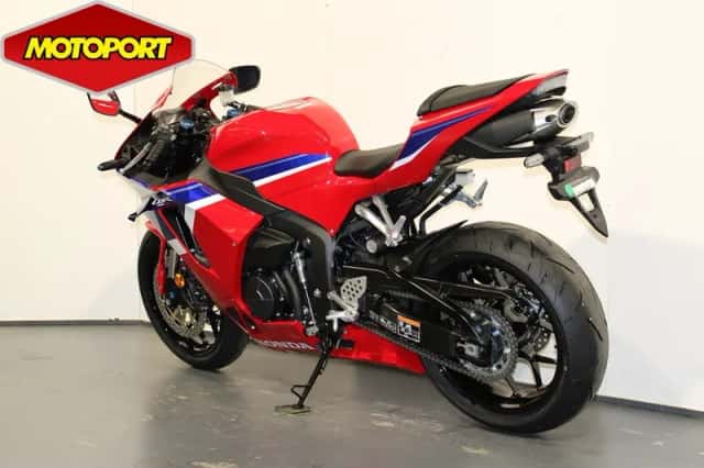 Honda CBR600RR (2026) thumbnail 4