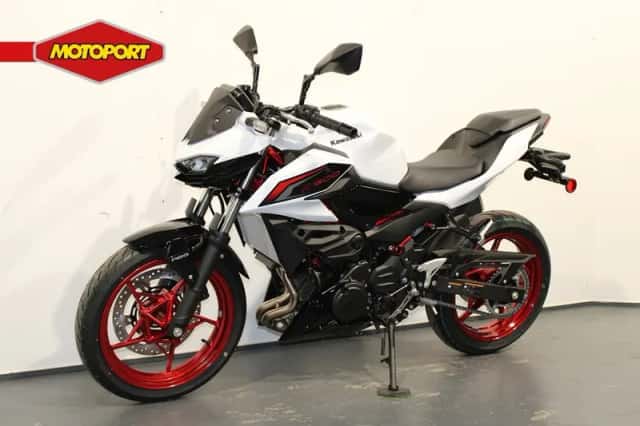 Kawasaki Z 500 SE (2026) thumbnail 2