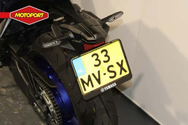 Yamaha MT-09 Y-AMT (2024) thumbnail 5