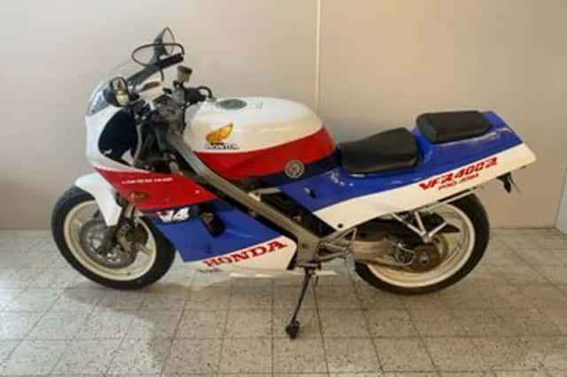 Honda VFR 400 R (1988) thumbnail 2