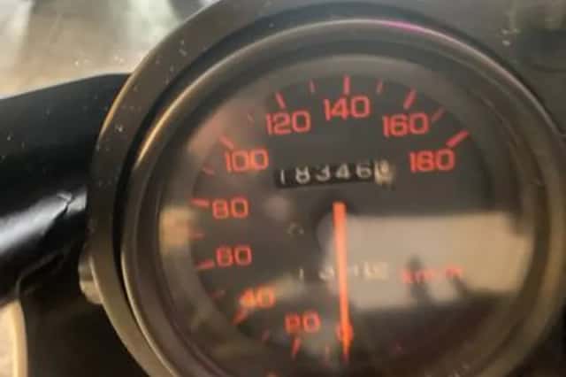 Honda VFR 400 R (1988) thumbnail 6