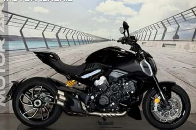 Ducati Diavel V4 (2023) thumbnail 3