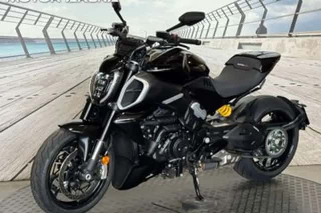 Ducati Diavel V4 (2023) thumbnail 4
