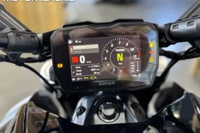 Ducati Diavel V4 (2023) thumbnail 6