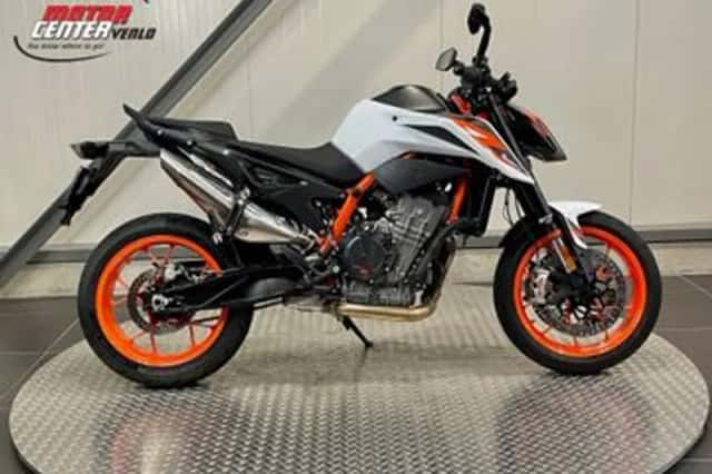 KTM 890 Duke R (2021) thumbnail 1
