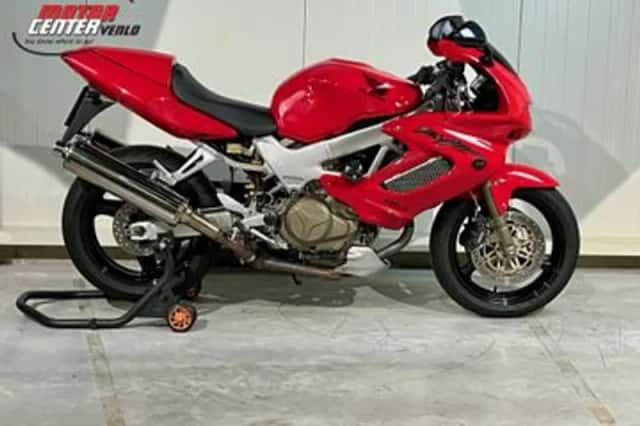 Honda VTR 1000 F Firestorm (2006) thumbnail 1