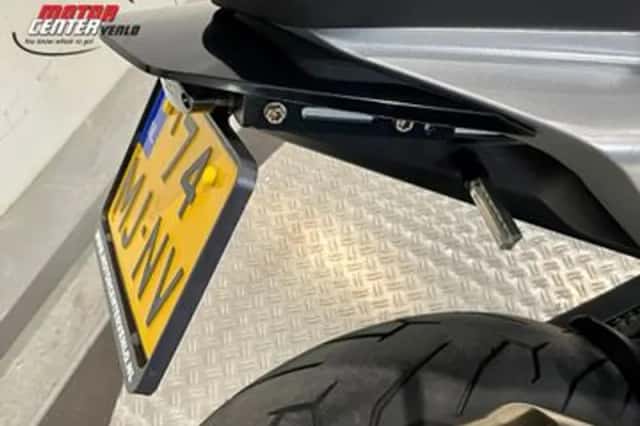 KTM 690 Duke (2013) thumbnail 6