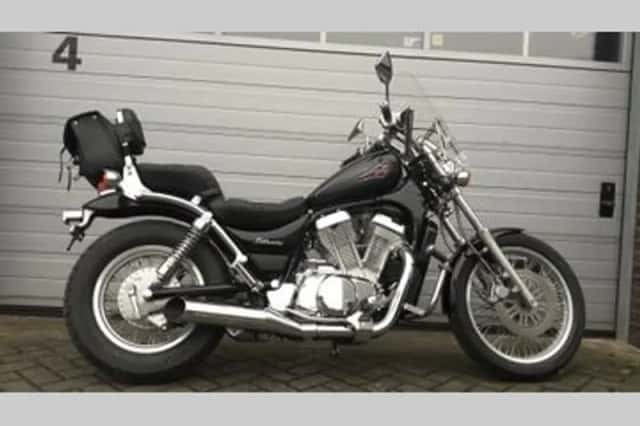 Suzuki VS 400 Intruder (1997) thumbnail 1