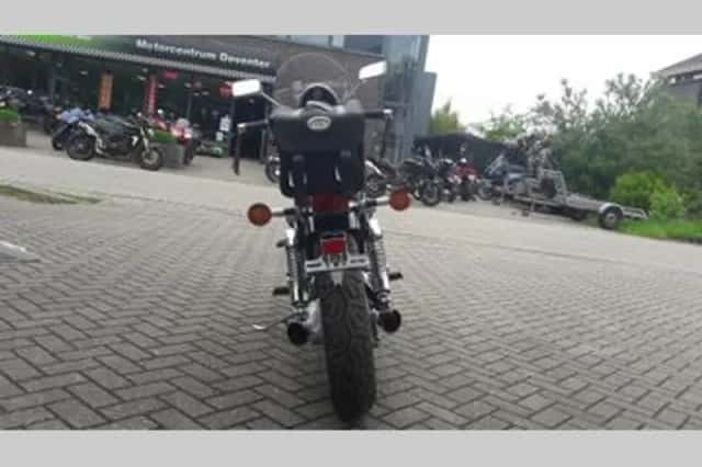Suzuki VS 400 Intruder (1997) thumbnail 5